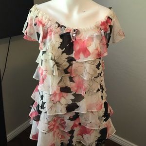 Whit House BlackMarket Floral blouse Med